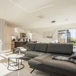 Luxurious In Krk With Sauna クルク