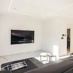 別荘 Luxurious In Krk With Sauna *
