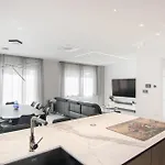 別荘 Luxurious In Krk With Sauna *