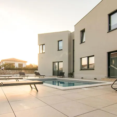 Beautiful Home In Krk With Sauna * Krk Town