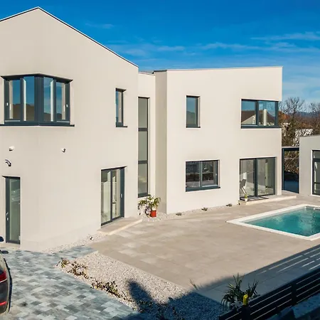 Beautiful Home In Krk With Sauna Ferienhaus *