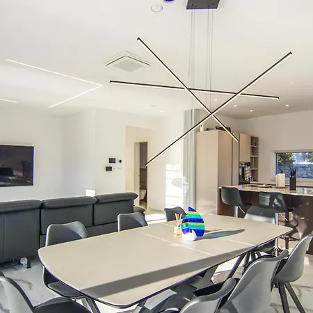 Beautiful Home In Krk With Sauna Ferienhaus *